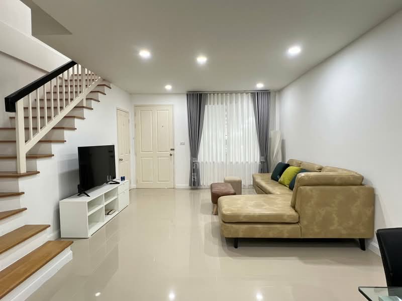 Townplus On Nut, Bangkok, On Nut - Ladkrabang Road, Lat Krabang, Lat Krabang, Bangkok, 3 Bedrooms, 150 sqm, Townhouse For Rent, by พิมพ์ภัทรา แจ่มอุลิตรัตน, 500199545 - DDproperty.com