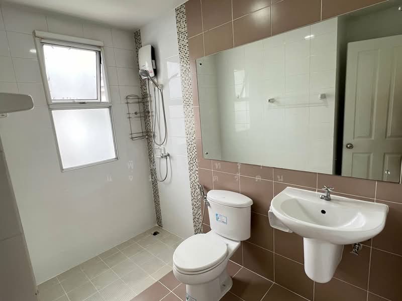 Townplus On Nut, Bangkok, On Nut - Ladkrabang Road, Lat Krabang, Lat Krabang, Bangkok, 3 Bedrooms, 150 sqm, Townhouse For Rent, by พิมพ์ภัทรา แจ่มอุลิตรัตน, 500199545 - DDproperty.com