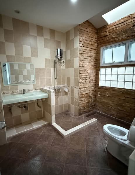 ศรีราชา, Chon Buri (Pattaya), Surasak, Si Racha, Chon Buri (Pattaya), 3 Bedrooms, 254 sqm, Single Detached House For Rent, by Infinity EEC (Thailand) Co., Ltd., 500199562 - DDproperty.com