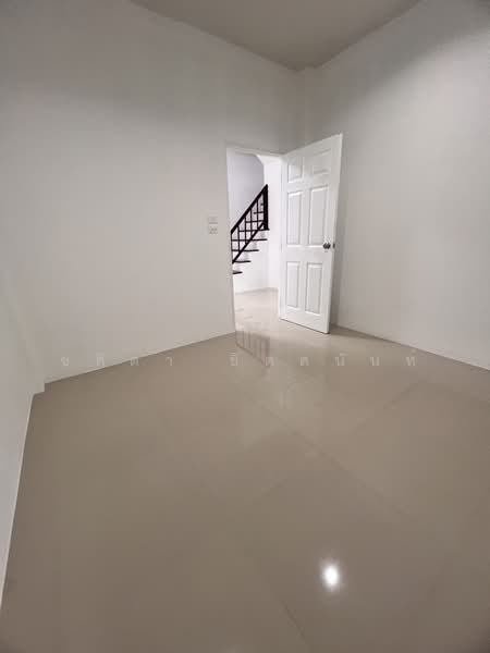 Baan Monthon 8, Bangkok, Along the Thawi Watthana canal Lak Song, Lak Song, Bang Khae, Bangkok, 4 Bedrooms, 145 sqm, Townhouse For Sale, by ชลิตา ชิตตนันท์, 500199584 - DDproperty.com