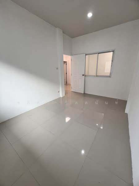 Baan Monthon 8, Bangkok, Along the Thawi Watthana canal Lak Song, Lak Song, Bang Khae, Bangkok, 4 Bedrooms, 145 sqm, Townhouse For Sale, by ชลิตา ชิตตนันท์, 500199584 - DDproperty.com