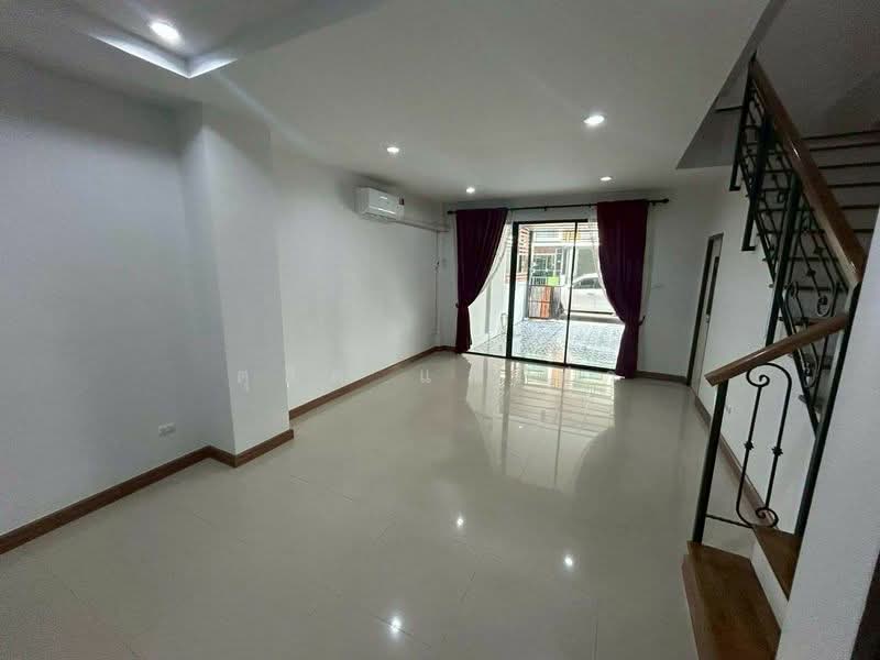 ให้เช่าทาวน์โฮมหลังใหญ่ ม.อรินสิริคันทรีฮิลล์ บางแสน ชลบุรี, Chon Buri (Pattaya), Saen Suk, Muang Chon Buri, Chon Buri (Pattaya), 3 Bedrooms, 80 sqm, Townhouse For Rent, by Dusit Saengfa, 500199598 - DDproperty.com