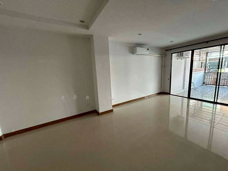 ให้เช่าทาวน์โฮมหลังใหญ่ ม.อรินสิริคันทรีฮิลล์ บางแสน ชลบุรี, ชลบุรี, แสนสุข, เมืองชลบุรี, ชลบุรี, 80 ตร.ม., ทาวน์เฮ้าส์ ให้เช่า, โดย ดุสิต แสงฟ้า, 500199598 - DDproperty.com