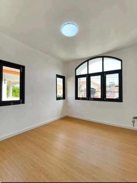 Passorn 3 Rangrit Klong 3, Pathum Thani, Yothathikan Khu Khot Road-Khlong Luang, Khlong Sam, Khlong Luang, Pathum Thani, 3 Bedrooms, 200 sqm, Single Detached House For Sale, by นภัสศรณ์ วงศ์สินไทยกร (นันท์), 500199609 - DDproperty.com