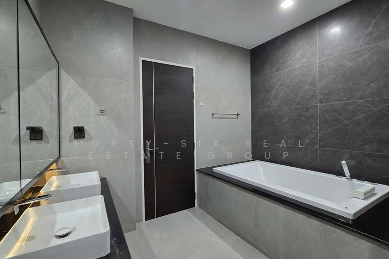 The Gentry Phatthanakan 2, Bangkok, Phatthanakan 32, Suan Luang, Suan Luang, Bangkok, 4 Bedrooms, 430 sqm, Single Detached House For Rent, by Forty-Six Real Estate Group, 500199610 - DDproperty.com