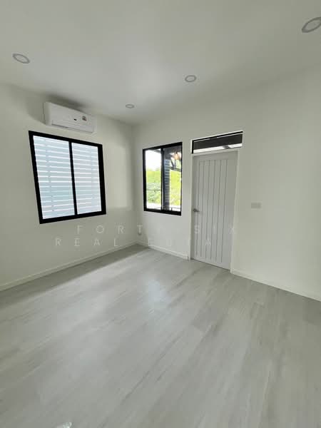 ให้เช่า บ้านเดี่ยว renovatedใหม่, Bangkok, Samsen Nai, Phaya Thai, Bangkok, 4 Bedrooms, 232 sqm, Single Detached House For Rent, by Forty-Six Real Estate Group, 500199618 - DDproperty.com