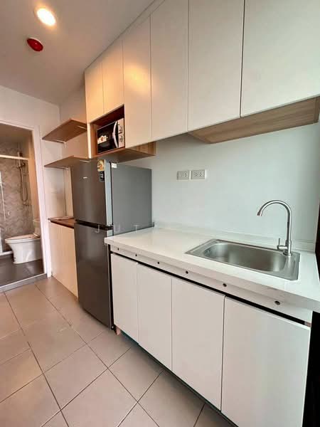 Regent Home Wutthakat, Bangkok, Wutthakat Road, Talat Plu, Thon Buri, Bangkok, 1 Bedroom, 26 sqm, Condo For Rent, by Jutarat Jitmun, 500199622 - DDproperty.com