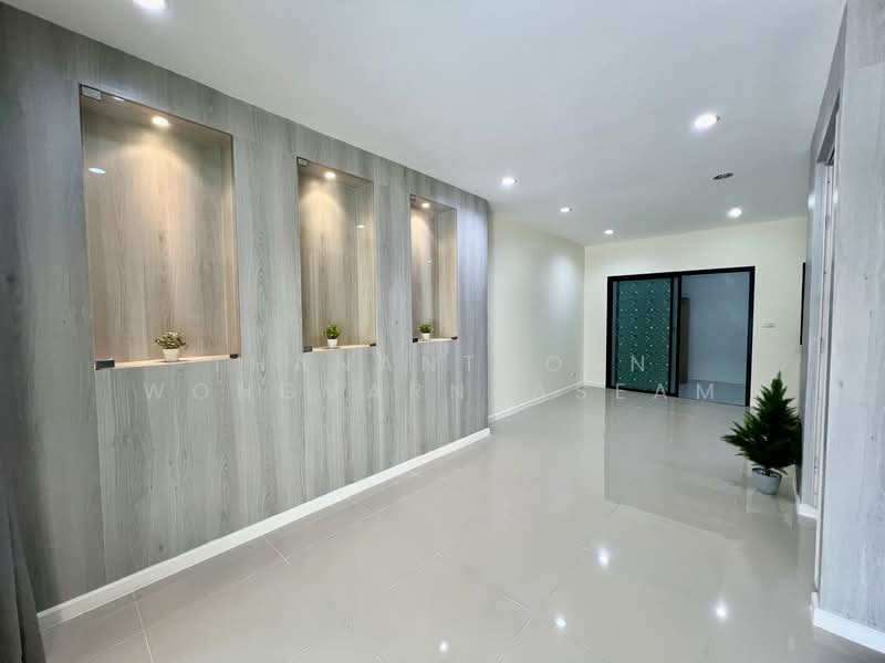 Patio Srinakarin-Rama 9, Bangkok, Krungthep Kreetha Road, Hua Mak, Bang Kapi, Bangkok, 4 Bedrooms, 190 sqm, Townhouse For Sale, by Thananthorn Wongvarnkaseam, 500199735 - DDproperty.com