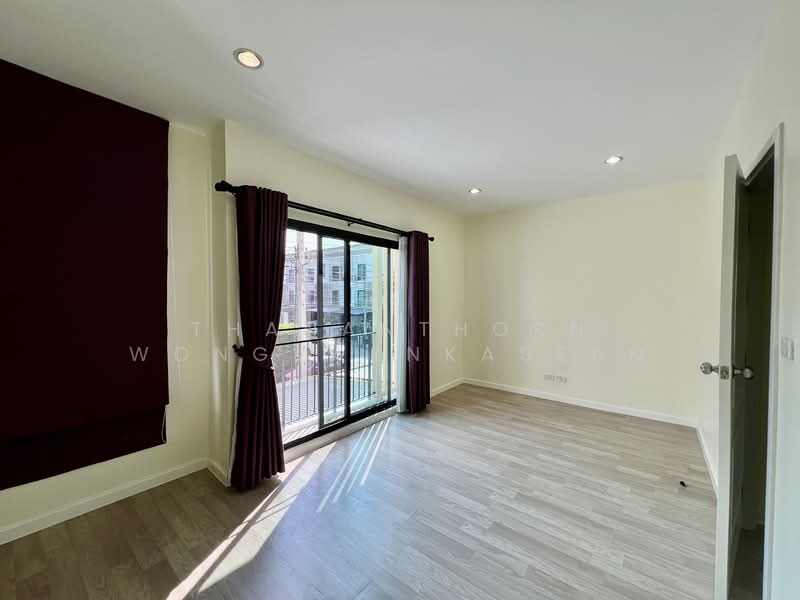 Patio Srinakarin-Rama 9, Bangkok, Krungthep Kreetha Road, Hua Mak, Bang Kapi, Bangkok, 4 Bedrooms, 190 sqm, Townhouse For Sale, by Thananthorn Wongvarnkaseam, 500199735 - DDproperty.com