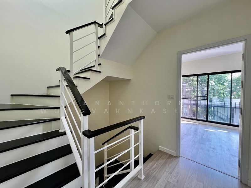 Patio Srinakarin-Rama 9, Bangkok, Krungthep Kreetha Road, Hua Mak, Bang Kapi, Bangkok, 4 Bedrooms, 190 sqm, Townhouse For Sale, by Thananthorn Wongvarnkaseam, 500199735 - DDproperty.com