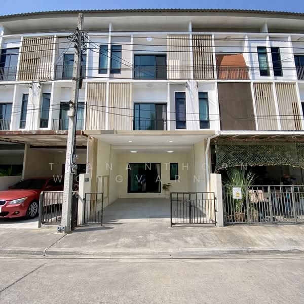 Patio Srinakarin-Rama 9, Bangkok, Krungthep Kreetha Road, Hua Mak, Bang Kapi, Bangkok, 4 Bedrooms, 190 sqm, Townhouse For Sale, by Thananthorn Wongvarnkaseam, 500199735 - DDproperty.com