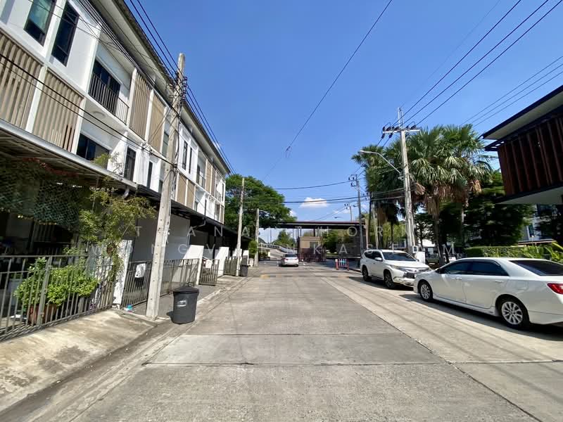 Patio Srinakarin-Rama 9, Bangkok, Krungthep Kreetha Road, Hua Mak, Bang Kapi, Bangkok, 4 Bedrooms, 190 sqm, Townhouse For Sale, by Thananthorn Wongvarnkaseam, 500199735 - DDproperty.com