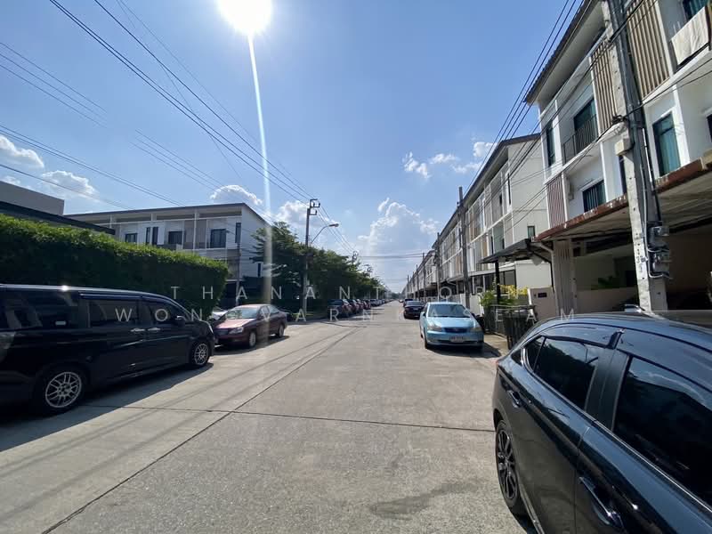 Patio Srinakarin-Rama 9, Bangkok, Krungthep Kreetha Road, Hua Mak, Bang Kapi, Bangkok, 4 Bedrooms, 190 sqm, Townhouse For Sale, by Thananthorn Wongvarnkaseam, 500199735 - DDproperty.com