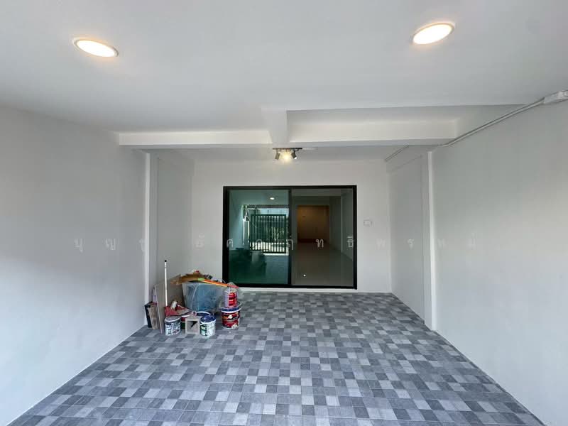 ขายทาวน์เฮาส์ สภาพใหม่กริบ พร้อมเข้าอยู่, กรุงเทพ, บางแค, บางแค, กรุงเทพ, 110 ตร.ม., ทาวน์เฮ้าส์ ขาย, โดย บุญชู อัศวฤทธิพรหม์, 500199740 - DDproperty.com