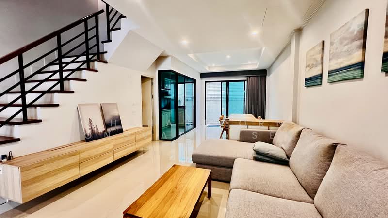 Supalai Essence Ladprao, Bangkok, Soi Ladprao 107, Khlong Chan, Bang Kapi, Bangkok, 3 Bedrooms, 181 sqm, Single Detached House For Sale, by Thananthorn Wongvarnkaseam, 500199762 - DDproperty.com