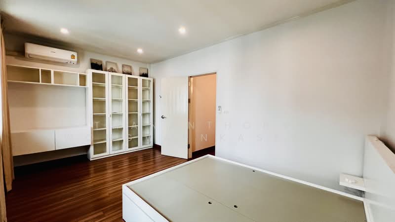 Supalai Essence Ladprao, Bangkok, Soi Ladprao 107, Khlong Chan, Bang Kapi, Bangkok, 3 Bedrooms, 181 sqm, Single Detached House For Sale, by Thananthorn Wongvarnkaseam, 500199762 - DDproperty.com