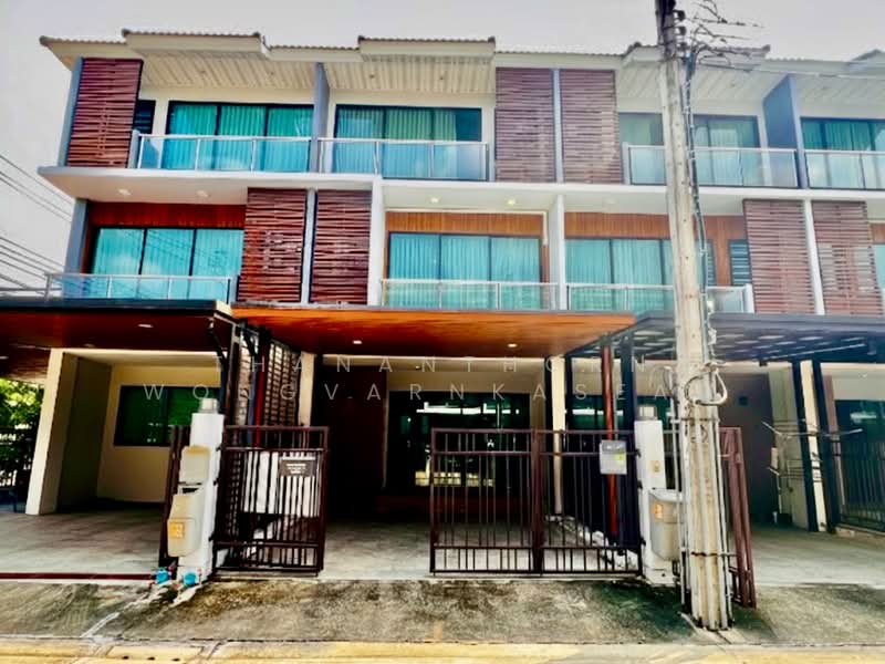 Supalai Essence Ladprao, Bangkok, Soi Ladprao 107, Khlong Chan, Bang Kapi, Bangkok, 3 Bedrooms, 181 sqm, Single Detached House For Sale, by Thananthorn Wongvarnkaseam, 500199762 - DDproperty.com