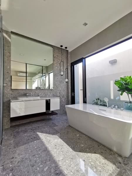 Nantawan Rama 9 Srinakarin, Bangkok, 888 Krung Thep Kritha Rd, Saphan Sung, Saphan Sung, Bangkok, 4 Bedrooms, 380 sqm, Single Detached House For Sale, by HOME Real Estate Service, 500199797 - DDproperty.com