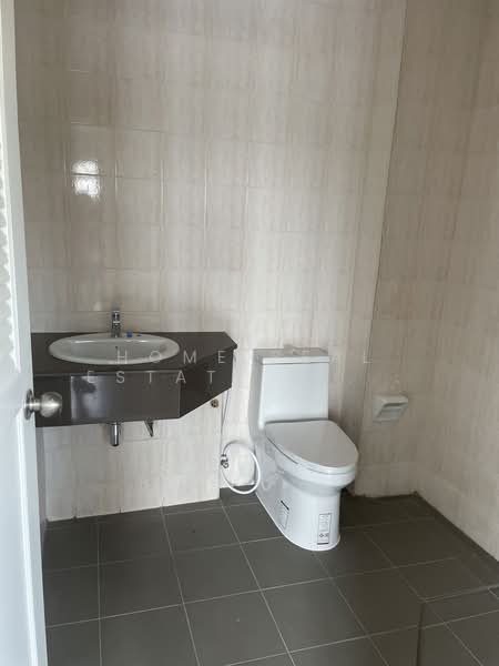 Baan Romrudee Romklao 25/5, Bangkok, Khlong Sam Prawet, Lat Krabang, Bangkok, 4 Bedrooms, 280 sqm, Single Detached House For Sale, by HOME Real Estate Service, 500199798 - DDproperty.com