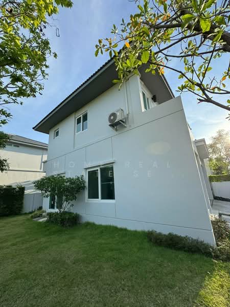 Mantana 2 Motorway - New Krungthepkreetha, Bangkok, Manthana 2 Motorway-New Krungthep Kreetha Intersection, Phatthanakan Road 4, Khlong Song Ton Nun, Lat Krabang, Bangkok, 3 Bedrooms, 151 sqm, Single Detached House For Sale, by HOME Real Estate Service, 500199804 - DDproperty.com