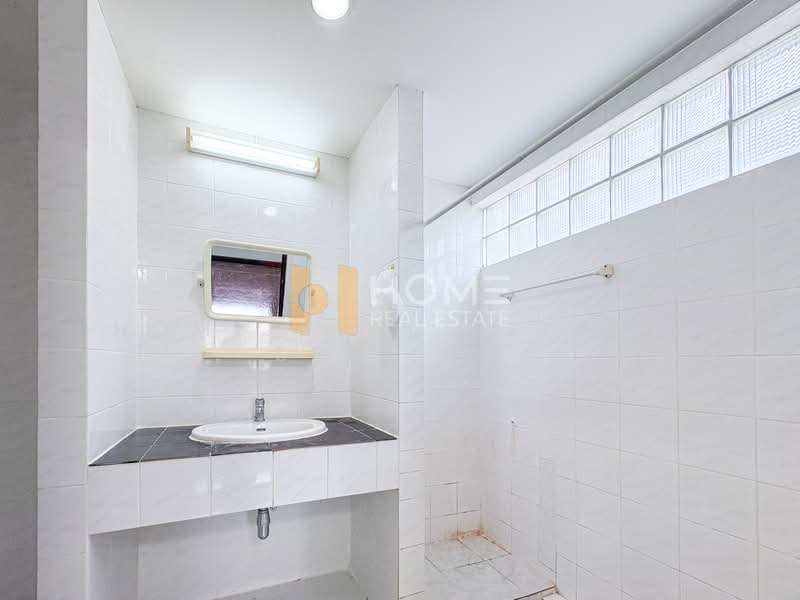 Detached House Ladplakao 10, Bangkok, Chorake Bua, Lat Phrao, Bangkok, 4 Bedrooms, 200 sqm, Single Detached House For Sale, by HOME Real Estate Service, 500199821 - DDproperty.com