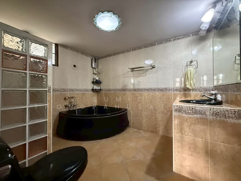 Baan Imamphon 2, Bangkok, Soi Imamphon Village 2, Bang Chuek Nang, Taling Chan, Bangkok, 4 Bedrooms, 280 sqm, Single Detached House For Sale, by Sumit Thongpahusatcha, 500199845 - DDproperty.com