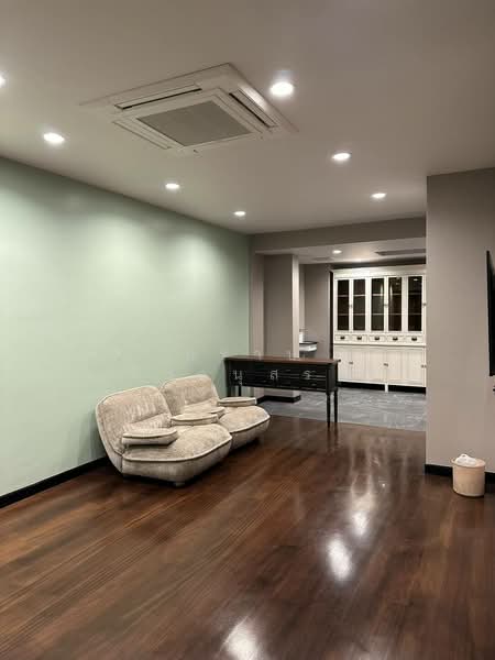 Baan Klang Krung Thonglor, Bangkok, 55 Soi Sukhumvit 55, Khlong Tan Nua, Watthana, Bangkok, 4 Bedrooms, 370 sqm, Townhouse For Sale, by Praab Thiranusorn, 500199852 - DDproperty.com