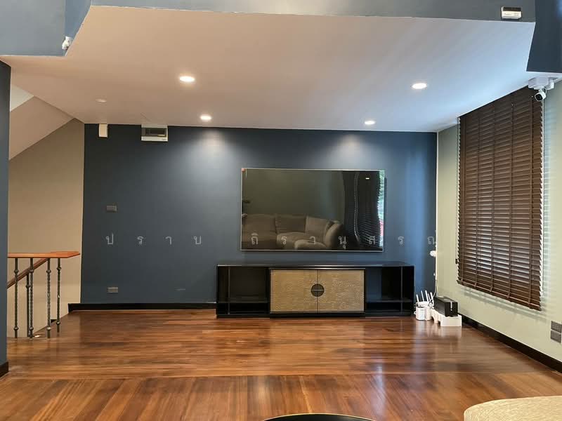 Baan Klang Krung Thonglor : บ้านกลางกรุงทองหล่อ, กรุงเทพ, 55 ซอยสุขุมวิท 55, คลองตันเหนือ, วัฒนา, กรุงเทพ, 370 ตร.ม., ทาวน์เฮ้าส์ ขาย, โดย ปราบ ถิรานุสรณ์, 500199852 - DDproperty.com