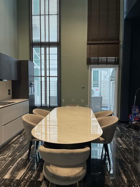 Baan Klang Krung Thonglor, Bangkok, 55 Soi Sukhumvit 55, Khlong Tan Nua, Watthana, Bangkok, 4 Bedrooms, 370 sqm, Townhouse For Sale, by Praab Thiranusorn, 500199852 - DDproperty.com