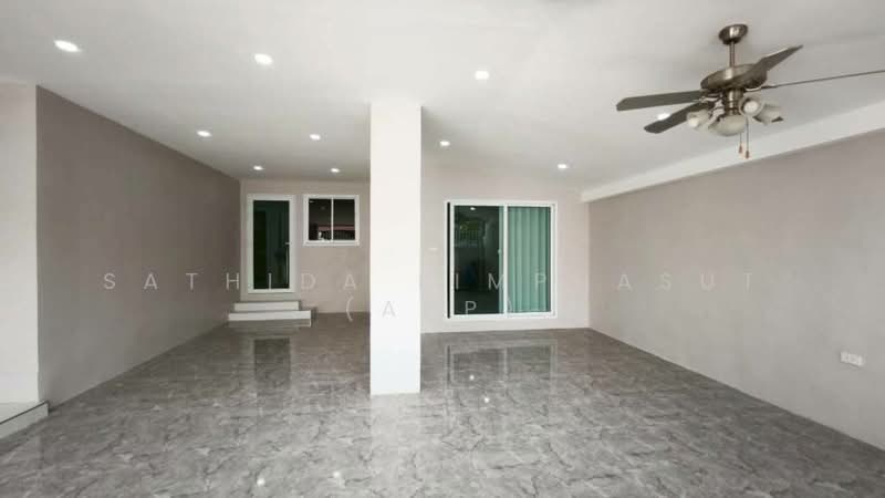 Pattaya Lagoon Village, Chon Buri (Pattaya), Nong Pru, Bang Lamung (Pattaya), Chon Buri (Pattaya), 4 Bedrooms, 250 sqm, Single Detached House For Rent, by Sathida Limphasut (App), 500199884 - DDproperty.com