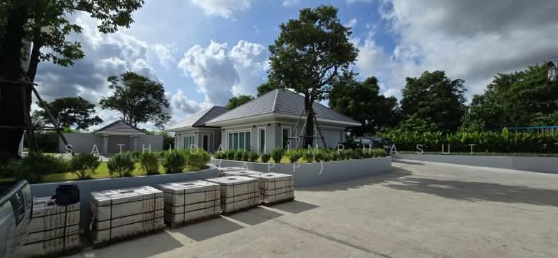 The Village Housing Estate by Horseshoe Point, Chon Buri (Pattaya), Toongklom-Huaytanoo Road, Nong Pru, Bang Lamung (Pattaya), Chon Buri (Pattaya), 6 Bedrooms, 700 sqm, Villa For Sale, by Sathida Limphasut (App), 500199885 - DDproperty.com