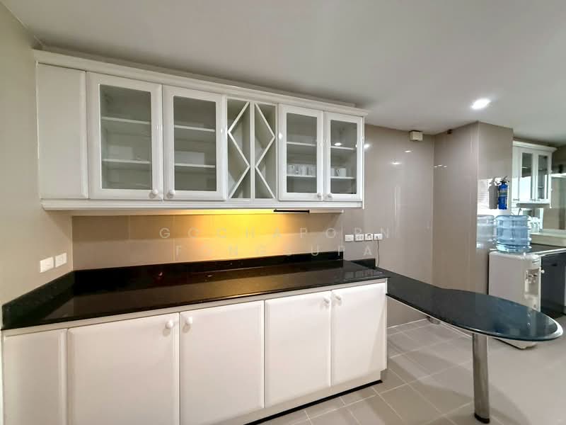 GM Tower, Bangkok, 39 Soi Sukhumvit 20, Khlong Toei, Khlong Toei, Bangkok, 4 Bedrooms, 450 sqm, Apartment For Rent, by Gochaporn Fongsupa, 500199891 - DDproperty.com