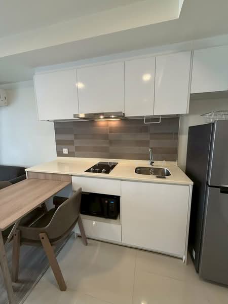 Maestro 03 Ratchada-Rama 9, Bangkok, Soi Ratchadaphisek 3 Ratchadaphisek Road, Din Daeng, Din Daeng, Bangkok, 1 Bedroom, 29 sqm, Condo For Rent, by Living Real Estates, 500199921 - DDproperty.com