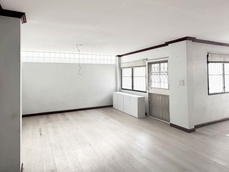 บ้านเดี่ยวลาดพร้าว ลาดปลาเค้า10, Bangkok, Chorake Bua, Lat Phrao, Bangkok, 4 Bedrooms, 200 sqm, Single Detached House For Sale, by Jakkrit Nilchoo, 500199929 - DDproperty.com