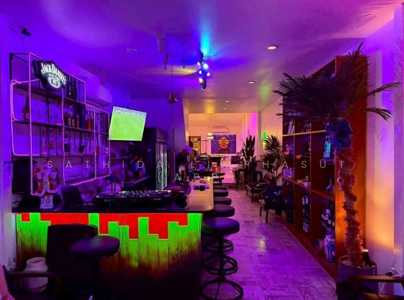 ขาย - เซ้งร้านอาหารบาร์ 200 ตารางเมตร ย่าน นาเกลือ บางละมุง, ชลบุรี