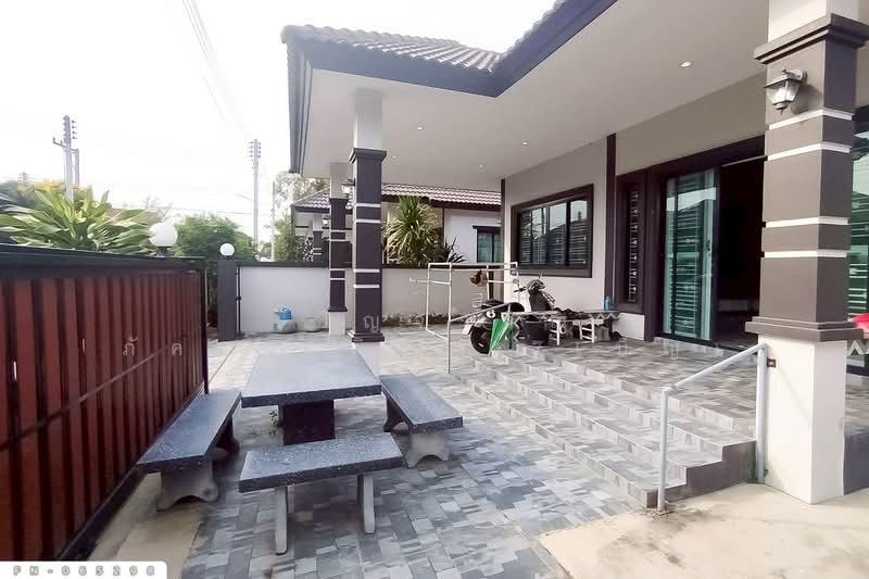 FN-065298 บ้านเดี่ยว หมู่บ้านสามพระยาวิลเลจ ถ.จอมพล ชะอำ ใกล้วัดห้วยทรายใต้, เพชรบุรี, ชะอำ, ชะอำ, เพชรบุรี, 140 ตร.ม., บ้านเดี่ยว ขาย, โดย เบ็ญจวริณ ภัคเวทพิสิษฐ์(เบ็ญ), 500200015 - DDproperty.com