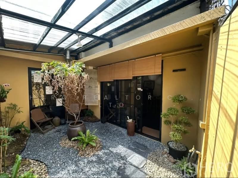 For rent Retail Space 50 sqm in Khlong Toei BTS Asok Bangkok HRE00429, กรุงเทพ, คลองตัน, คลองเตย, กรุงเทพ, 50 ตร.ม., พื้นที่ขายของ ให้เช่า, โดย Hero Realtor Co., Ltd., 500200018 - DDproperty.com