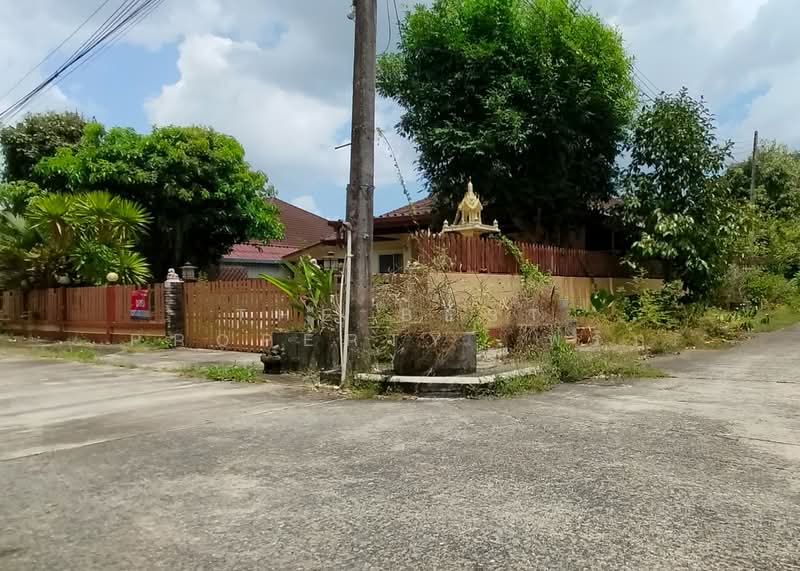 บ้านภูเขาดิน (Baan Phu Kao Din) มะม่วงสองต้น นครศรีธรรมราช, Nakhon Si Thammarat, Mamuang Song Ton, Muang Nakhon Sri Thammarat, Nakhon Si Thammarat, 3 Bedrooms, 120 sqm, Single Detached House For Sale, by The Best Property  พริก, 500200080 - DDproperty.com