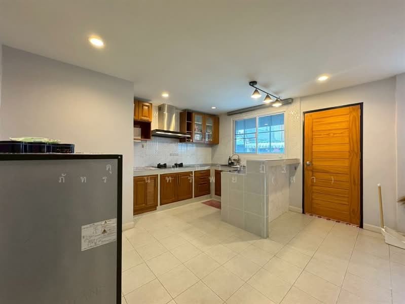 หมู่บ้านดอนเมืองวิลล่า (Donmueang Villa), Bangkok, Si Khan, Don Mueang, Bangkok, 4 Bedrooms, 150 sqm, Semi-Detached House (Twin House) For Sale, by คุณ ณิชาพัฏฐ์ ภัทรธนทรัพย์ (สา), 500200091 - DDproperty.com
