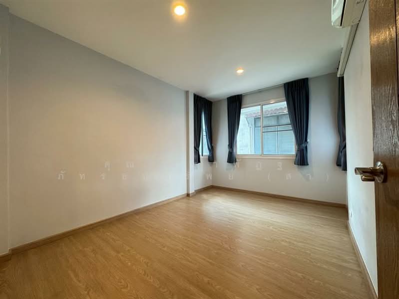 หมู่บ้านดอนเมืองวิลล่า (Donmueang Villa), Bangkok, Si Khan, Don Mueang, Bangkok, 4 Bedrooms, 150 sqm, Semi-Detached House (Twin House) For Sale, by คุณ ณิชาพัฏฐ์ ภัทรธนทรัพย์ (สา), 500200091 - DDproperty.com