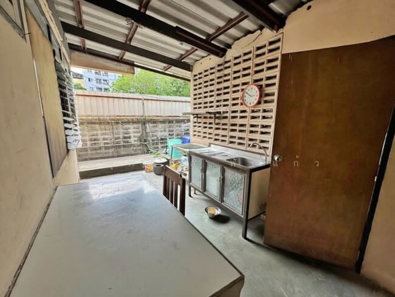 ที่ดินพร้อมบ้านเดี่ยว โชคชัย 4 ซอย 25 ถ.โชคชัย4 ซ.โชคชัย 4 ซอย25 แขวงลาดพร้าว เขตลาดพร้าว, Bangkok, โชคชัย4, Lat Phrao, Lat Phrao, Bangkok, 4 Bedrooms, 220 sqm, Single Detached House For Sale, by คุณศุภโชค ฟักแก้ว (บิ๊ก), 500200097 - DDproperty.com