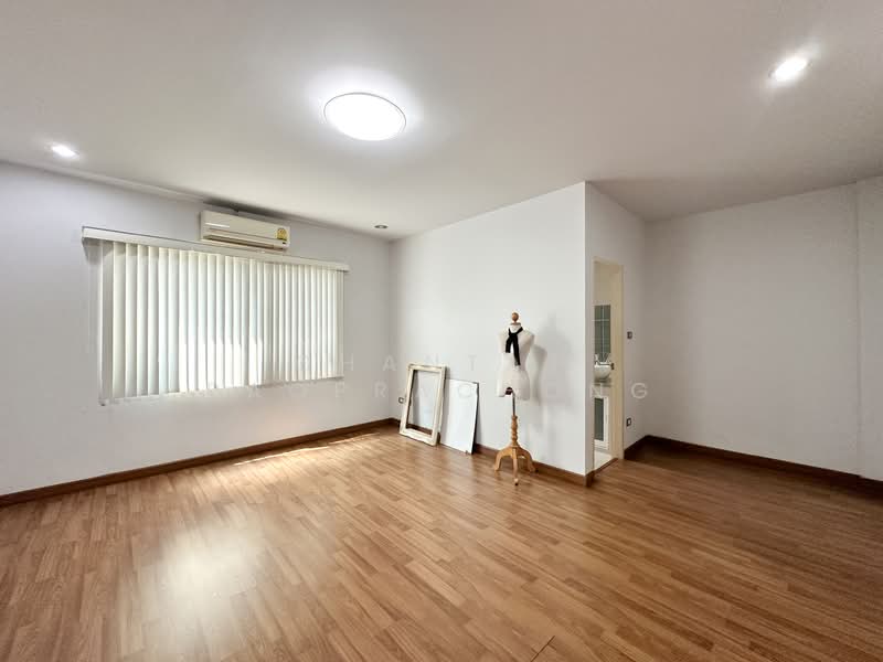 Pattra Mo Town, Nonthaburi, Chaeng Watthana Road, Soi 19, Bang Phut, Pak Kret, Nonthaburi, 3 Bedrooms, 230 sqm, Townhouse For Sale, by Chantat Raoprachong, 500200098 - DDproperty.com