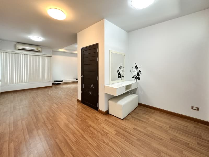 Pattra Mo Town, Nonthaburi, Chaeng Watthana Road, Soi 19, Bang Phut, Pak Kret, Nonthaburi, 3 Bedrooms, 230 sqm, Townhouse For Sale, by Chantat Raoprachong, 500200098 - DDproperty.com