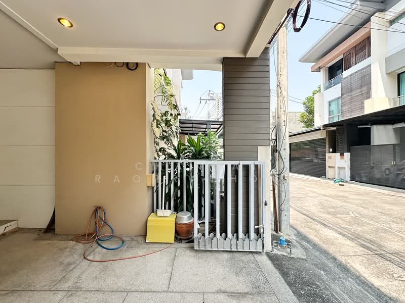 Pattra Mo Town, Nonthaburi, Chaeng Watthana Road, Soi 19, Bang Phut, Pak Kret, Nonthaburi, 3 Bedrooms, 230 sqm, Townhouse For Sale, by Chantat Raoprachong, 500200098 - DDproperty.com