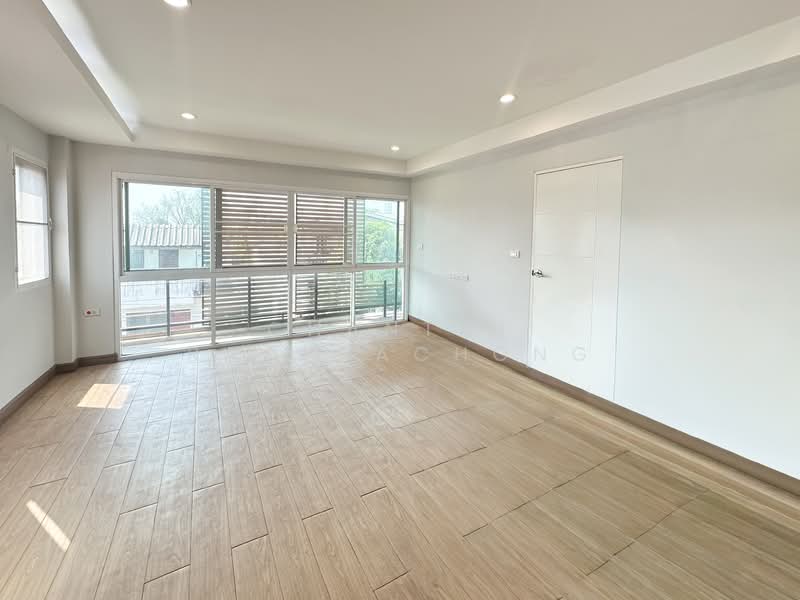 Prachaniwet 3, Nonthaburi, Prachaniwet 3 Road, Tha-Sai, Muang Nonthaburi, Nonthaburi, 4 Bedrooms, 280 sqm, Single Detached House For Sale, by Chantat Raoprachong, 500200114 - DDproperty.com