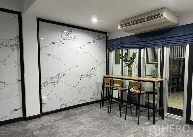 For Rent Home Office 200 sqm in Khlong Toei BTS Thonglor Bangkok HRE00431, กรุงเทพ, พระโขนง, คลองเตย, กรุงเทพ, 200 ตร.ม., สำนักงาน ให้เช่า, โดย Hero Realtor Co., Ltd., 500200124 - DDproperty.com