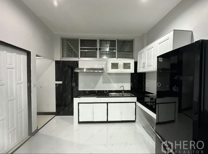 For Rent Home Office 200 sqm in Khlong Toei BTS Thonglor Bangkok HRE00431, กรุงเทพ, พระโขนง, คลองเตย, กรุงเทพ, 200 ตร.ม., สำนักงาน ให้เช่า, โดย Hero Realtor Co., Ltd., 500200124 - DDproperty.com