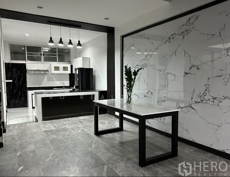 For Rent Home Office 200 sqm in Khlong Toei BTS Thonglor Bangkok HRE00431, กรุงเทพ, พระโขนง, คลองเตย, กรุงเทพ, 200 ตร.ม., สำนักงาน ให้เช่า, โดย Hero Realtor Co., Ltd., 500200124 - DDproperty.com