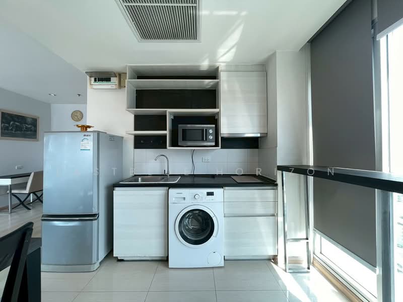 Life Ratchadapisek, Bangkok, 279 Ratchadapisaek Road, Huai Khwang, Huai Khwang, Bangkok, 2 Bedrooms, 65 sqm, Condo For Rent, by Eastblue Horizon, 500200161 - DDproperty.com