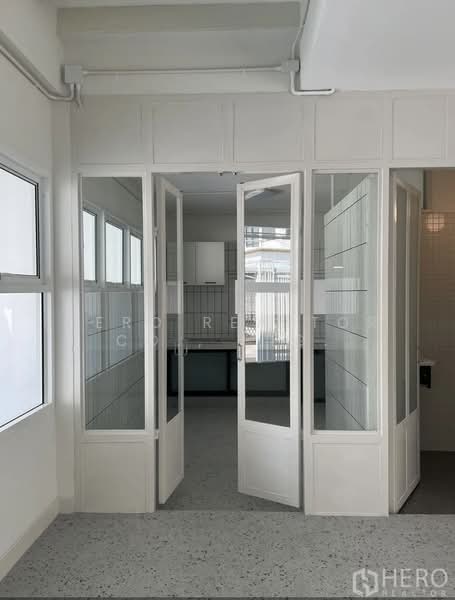 For rent Home Office 300 sqm in Huai Khwang Bangkok BRE21246, Bangkok, Huai Khwang, Huai Khwang, Bangkok, 4 Bedrooms, 300 sqm, Townhouse For Rent, by Hero Realtor Co., Ltd., 500200184 - DDproperty.com